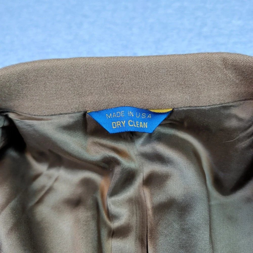 Pendleton Mens 42 Virgin Wool Blazer Camel Tan Crest Button Sport Coat USA Made